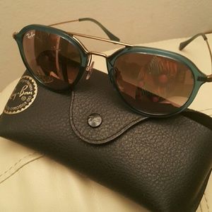 Green Ray ban sunglasses with box, selling as is